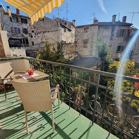 Yulia Apartments Ровин Екстериор снимка